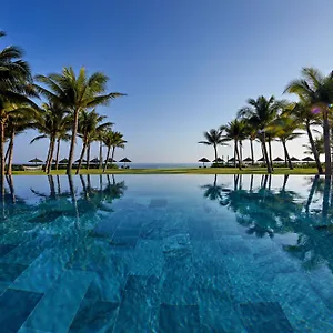 Wyndham Royal Beachfront & Hội An
